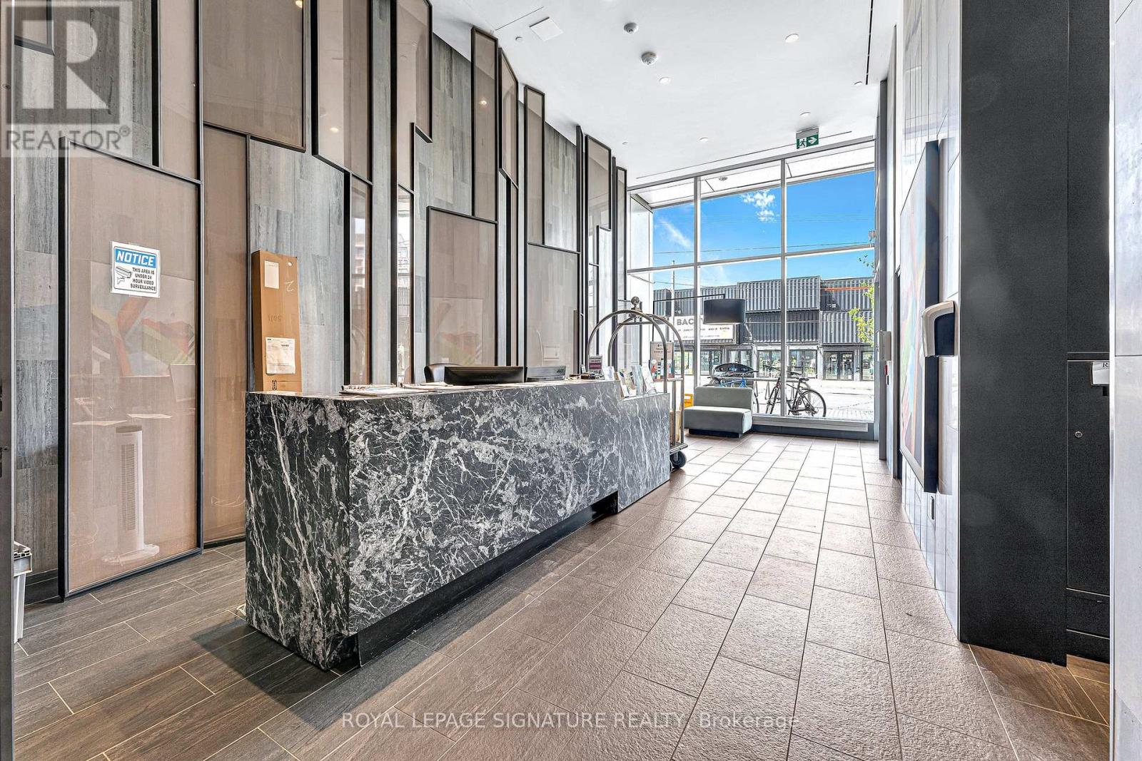 519 - 27 Bathurst Street, Toronto, Ontario  M5V 0R1 - Photo 2 - C13250058