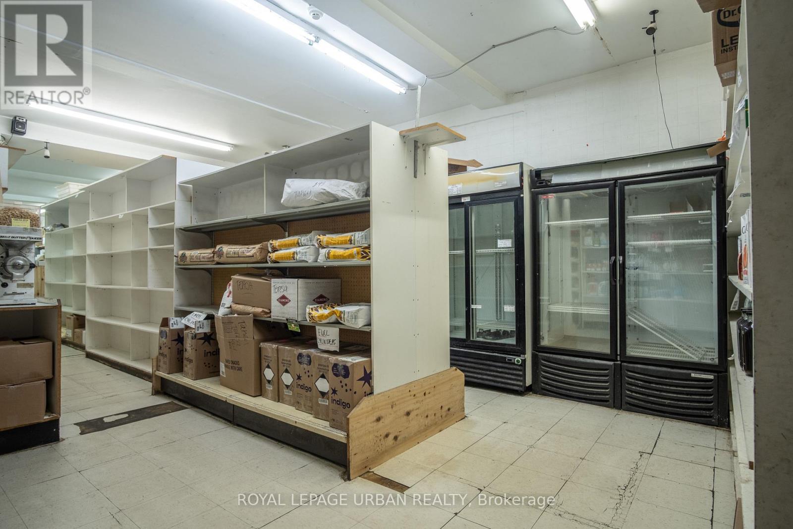 638 Danforth Avenue, Toronto, Ontario  M4K 1R3 - Photo 10 - E13250180