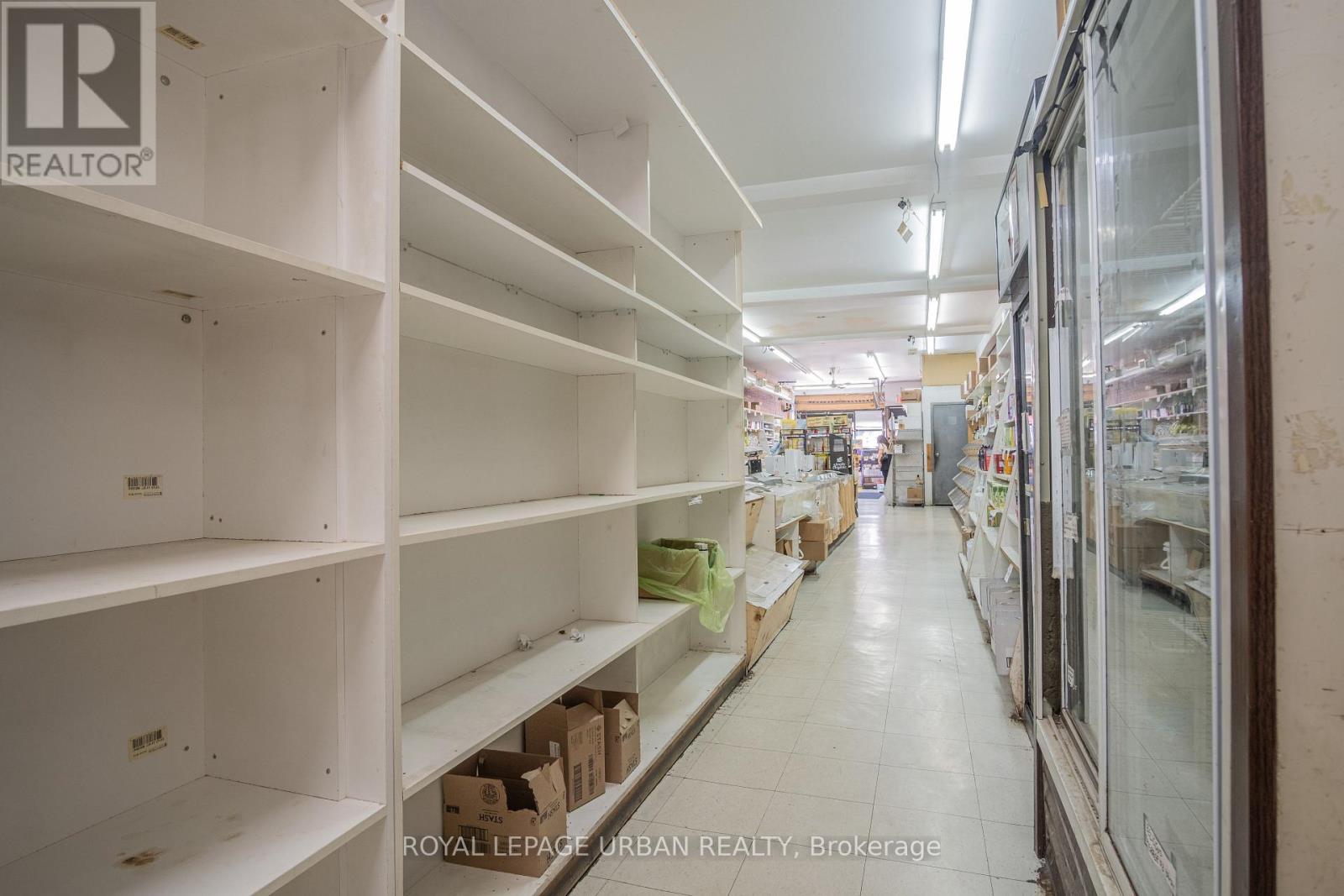 638 Danforth Avenue, Toronto, Ontario  M4K 1R3 - Photo 12 - E13250180