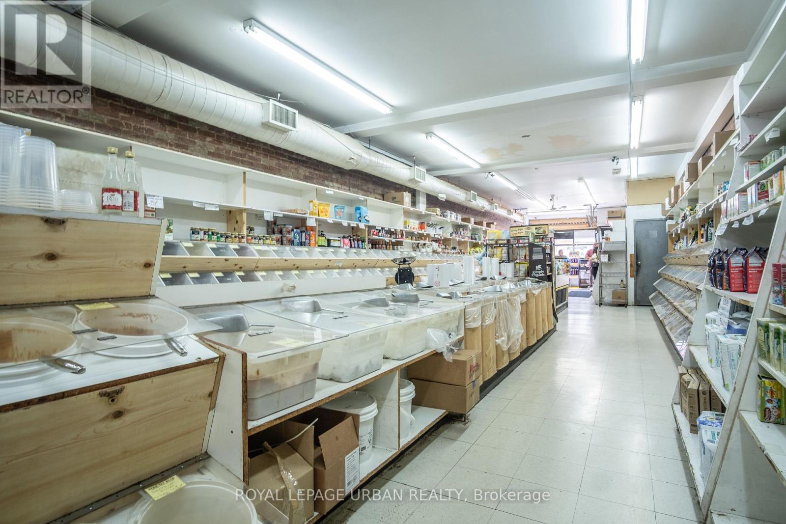 638 Danforth Avenue, Toronto, Ontario  M4K 1R3 - Photo 13 - E13250180