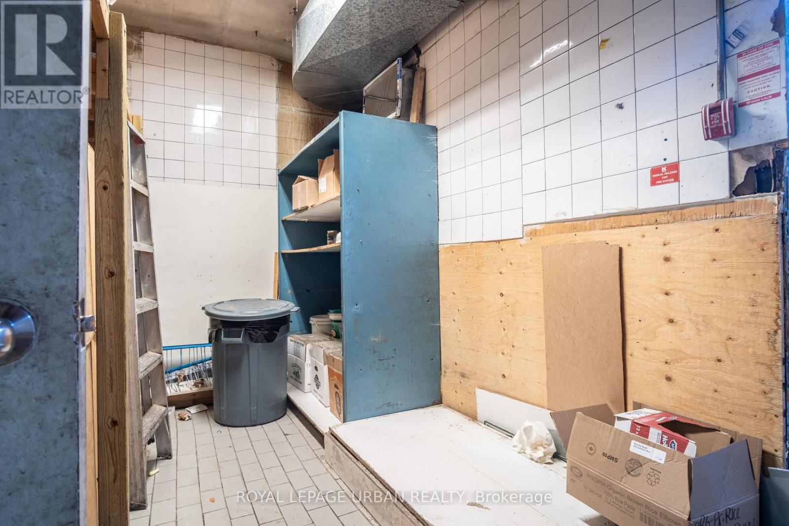 638 Danforth Avenue, Toronto, Ontario  M4K 1R3 - Photo 14 - E13250180