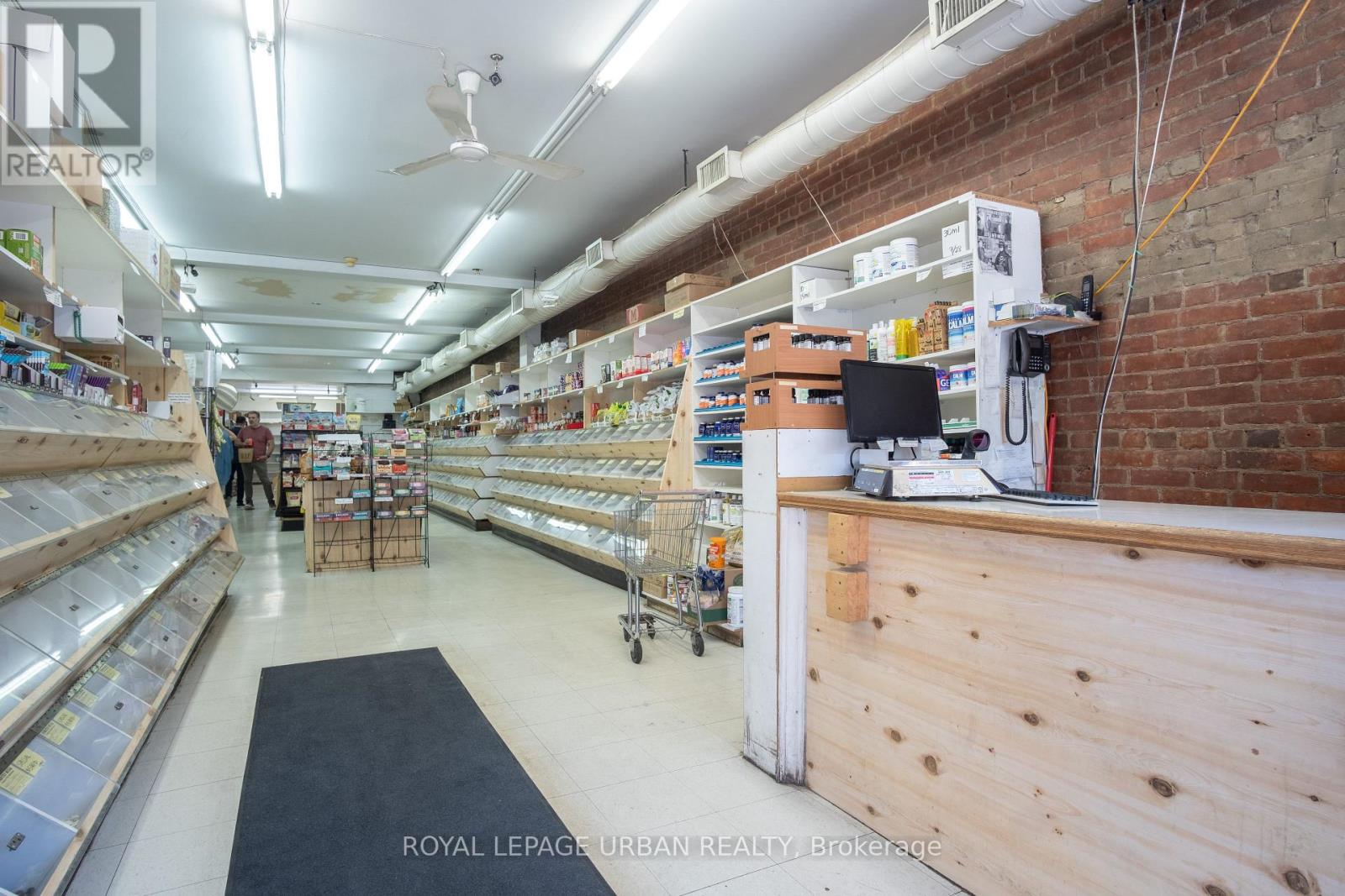 638 Danforth Avenue, Toronto, Ontario  M4K 1R3 - Photo 19 - E13250180