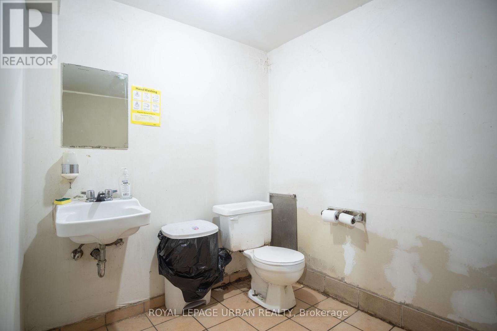 638 Danforth Avenue, Toronto, Ontario  M4K 1R3 - Photo 27 - E13250180