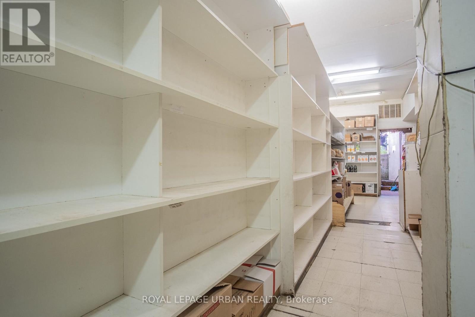 638 Danforth Avenue, Toronto, Ontario  M4K 1R3 - Photo 7 - E13250180
