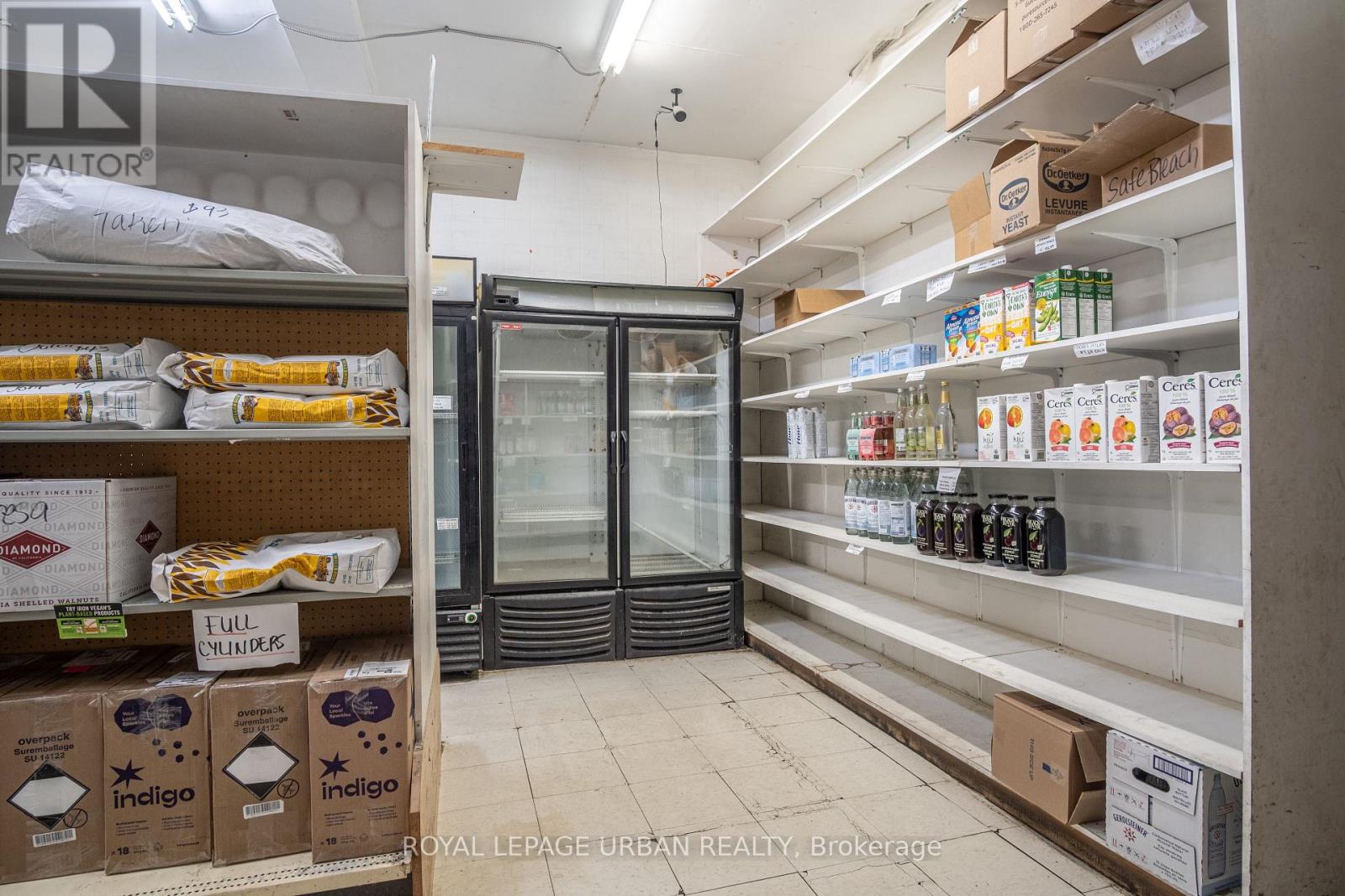 638 Danforth Avenue, Toronto, Ontario  M4K 1R3 - Photo 8 - E13250180