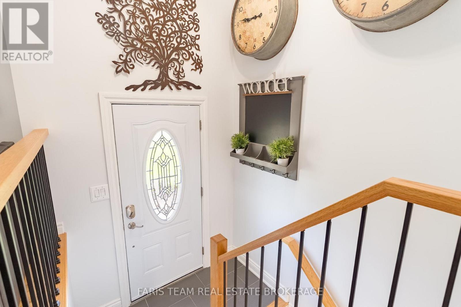730 Trinity Street, Innisfil, Ontario  L9S 2G8 - Photo 5 - N13249992
