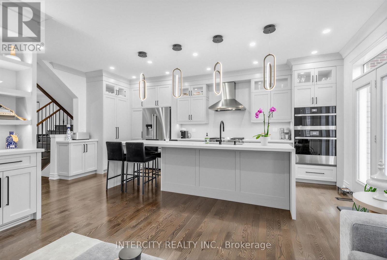 322 MOODY DRIVE, Vaughan, Ontario