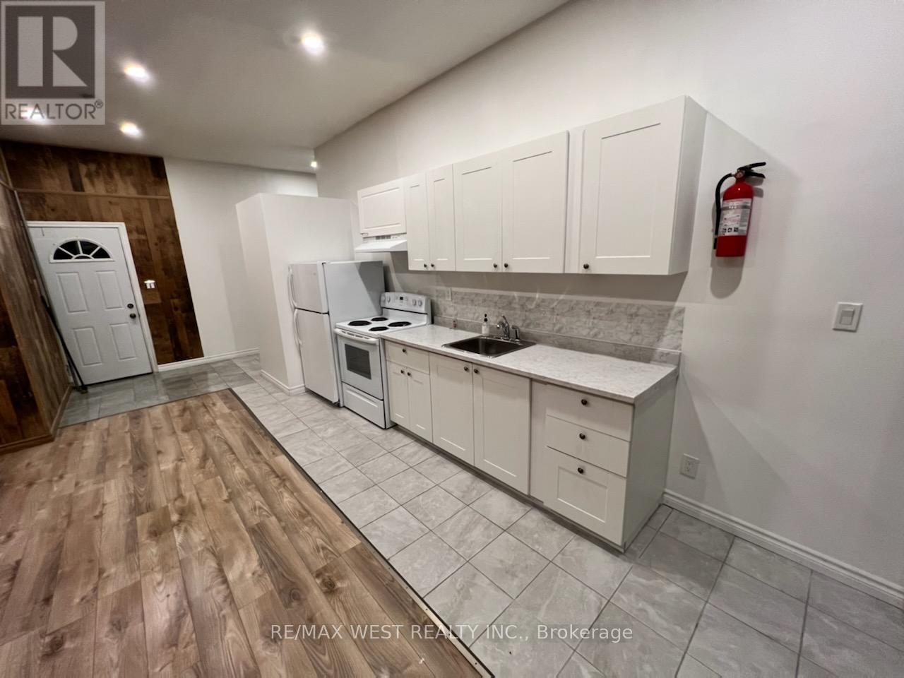Garage - 16632 York Durham Line, Whitchurch-Stouffville, Ontario  L4A 3L8 - Photo 13 - N13250026