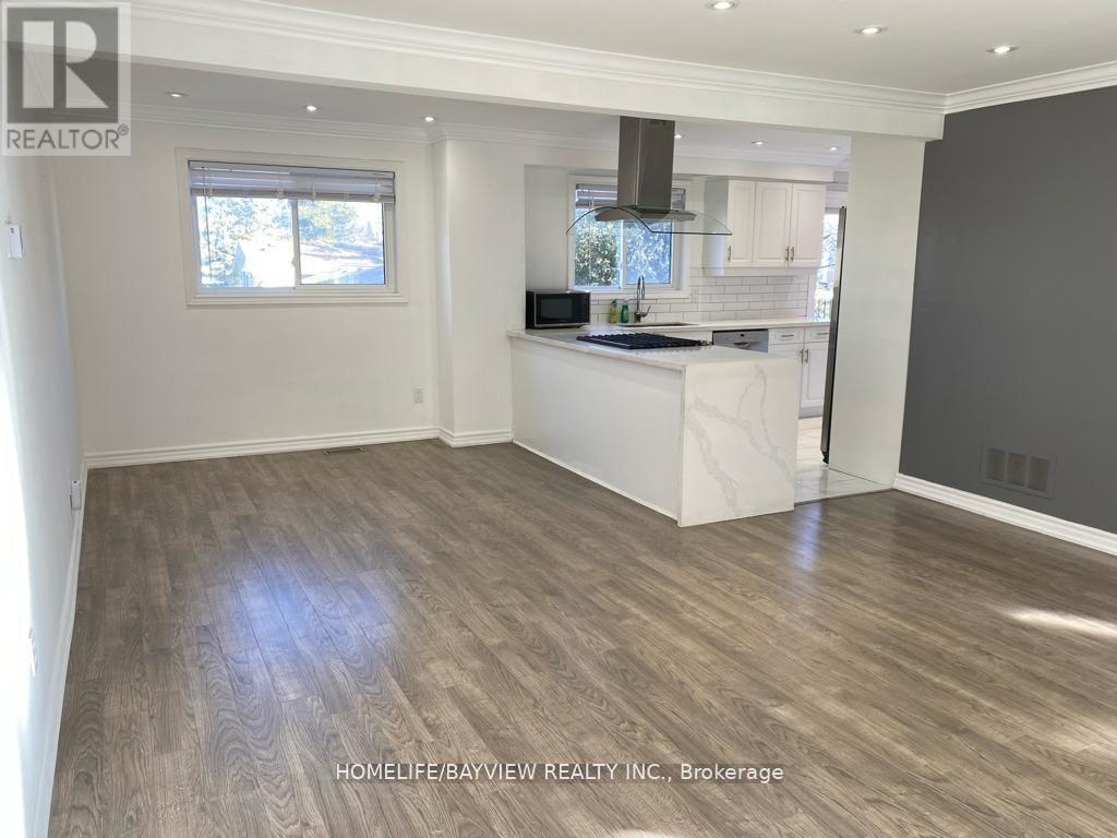 70 Beswick Drive, Newmarket, Ontario  L3Y 5B8 - Photo 2 - N13250168