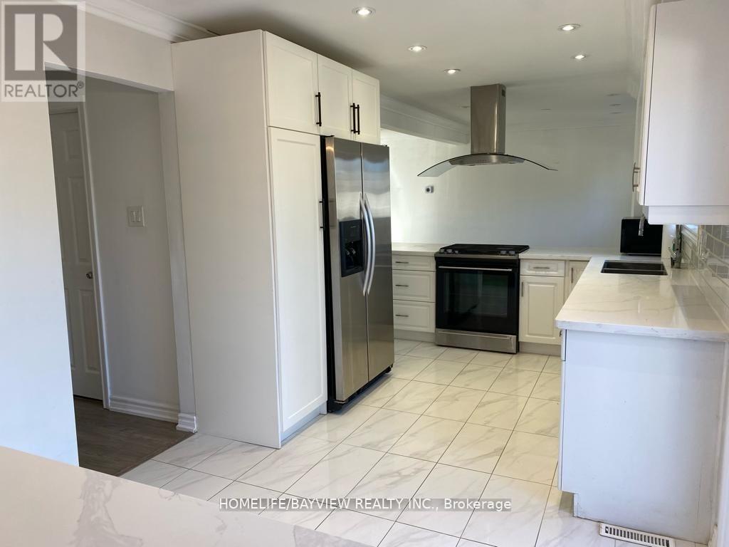 70 Beswick Drive, Newmarket, Ontario  L3Y 5B8 - Photo 4 - N13250168