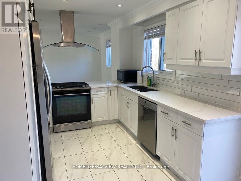 70 Beswick Drive, Newmarket, Ontario  L3Y 5B8 - Photo 6 - N13250168