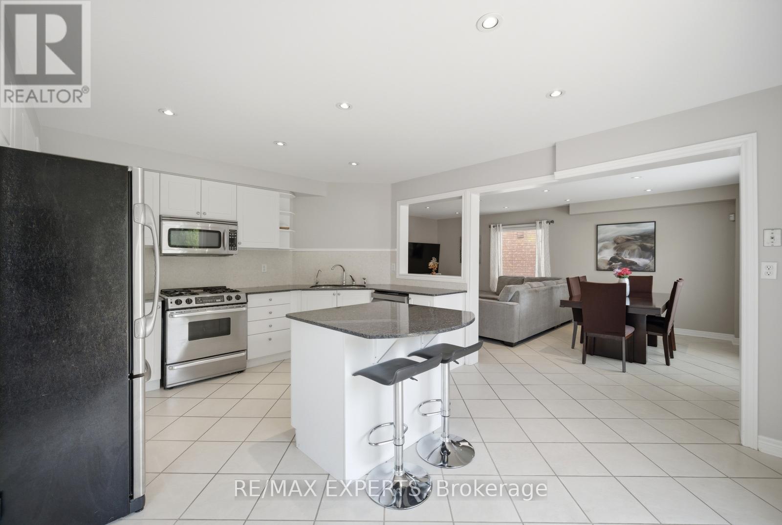 204 Montebello Avenue, Vaughan, Ontario  L4H 1L9 - Photo 11 - N13250186