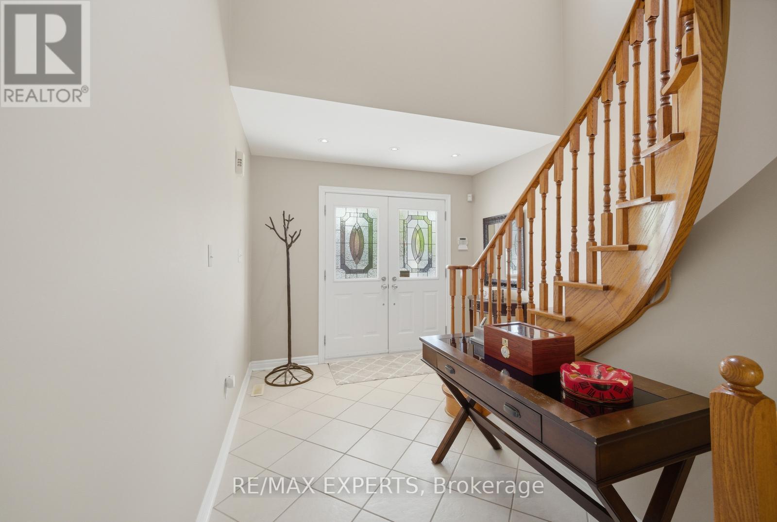 204 Montebello Avenue, Vaughan, Ontario  L4H 1L9 - Photo 3 - N13250186