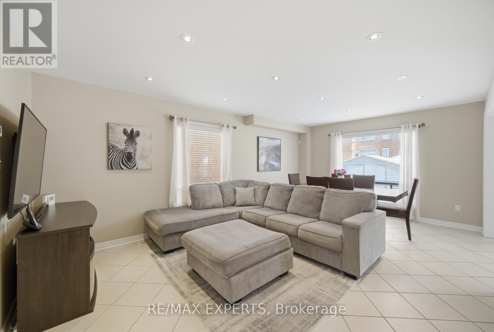 204 Montebello Avenue, Vaughan, Ontario  L4H 1L9 - Photo 6 - N13250186