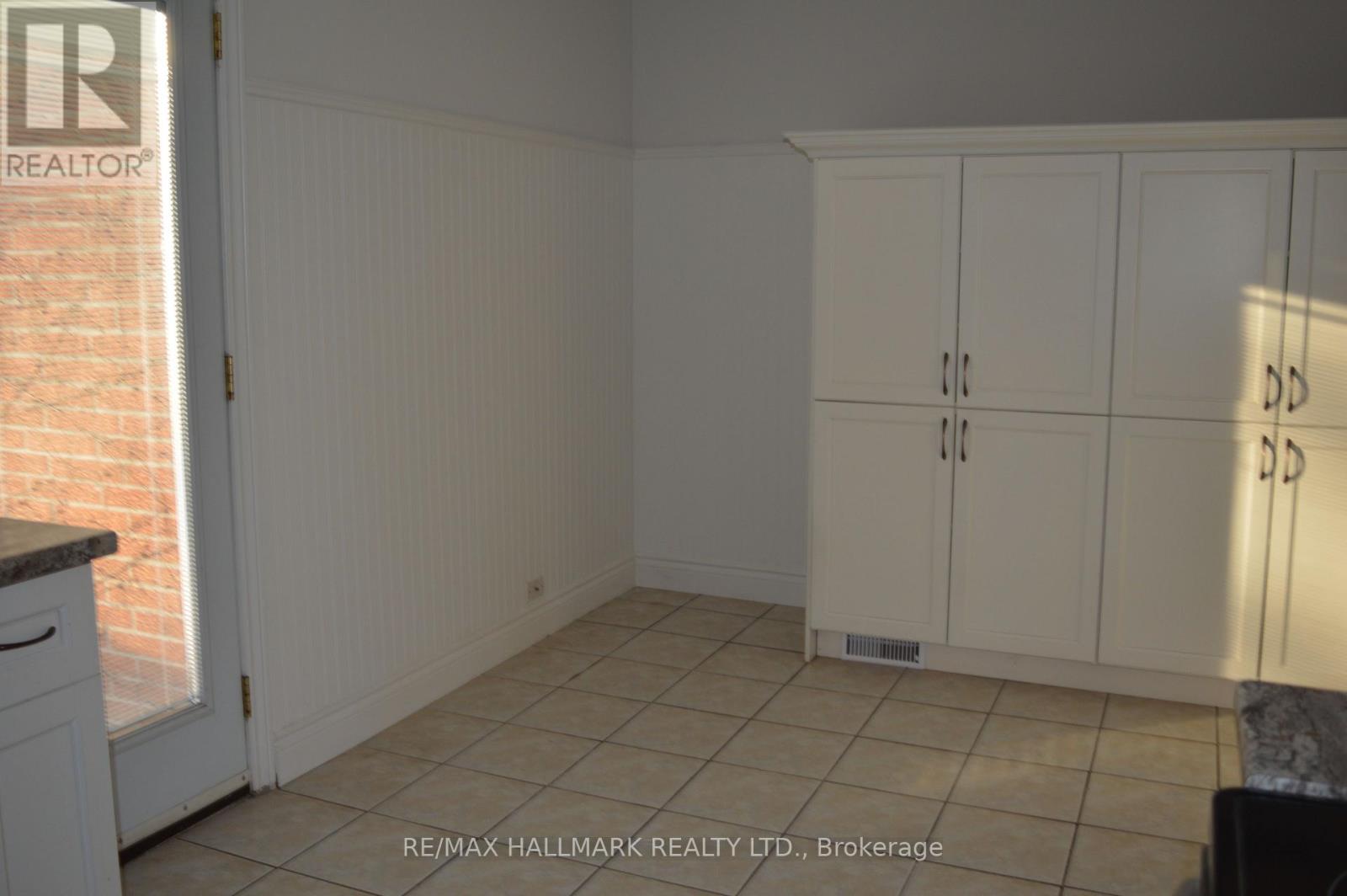 Main - 25 Glenridge Road, Barrie (Allandale Heights), Ontario  L4N 2X9 - Photo 11 - S13249956