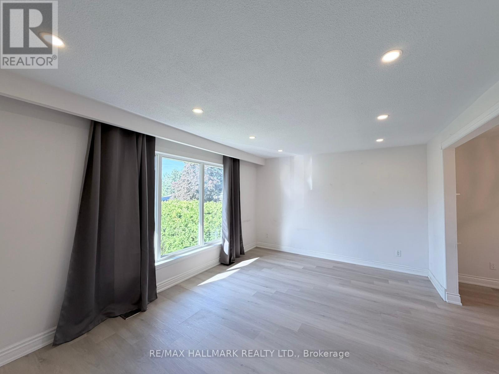 Main - 25 Glenridge Road, Barrie (Allandale Heights), Ontario  L4N 2X9 - Photo 4 - S13249956
