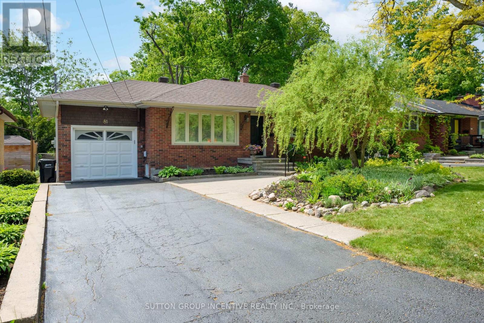 81 LETITIA STREET, Barrie, Ontario