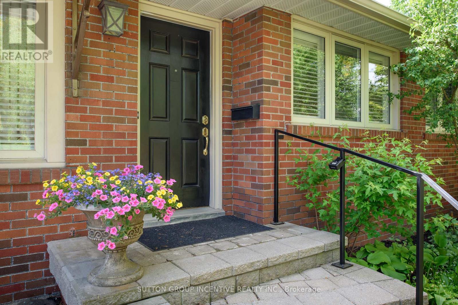 81 Letitia Street, Barrie, Ontario  L4N 1P3 - Photo 3 - S13250032