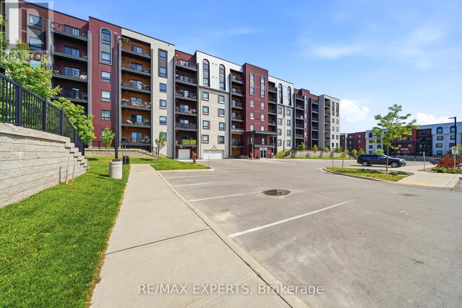 103 - 4 Spice Way, Barrie, Ontario  L9J 0M2 - Photo 2 - S13250330