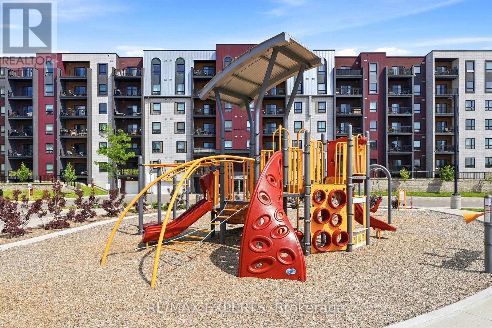 103 - 4 Spice Way, Barrie, Ontario  L9J 0M2 - Photo 40 - S13250330