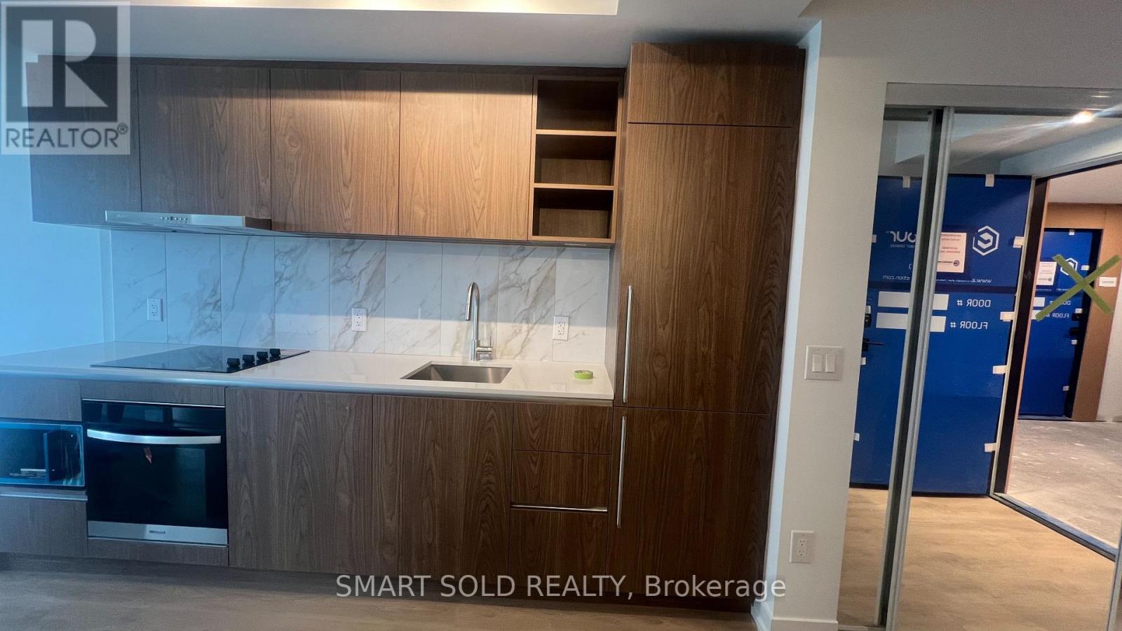 906 - 5251 Dundas Street W, Toronto, Ontario  M9B 1B1 - Photo 3 - W13250030