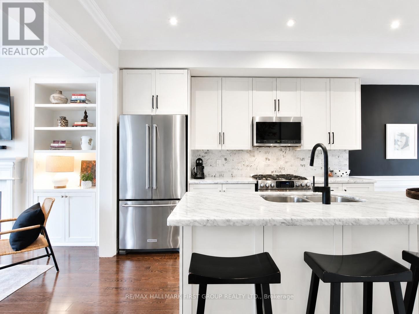 329 Dalesford Road, Toronto, Ontario  M8Y 1G8 - Photo 10 - W13250096