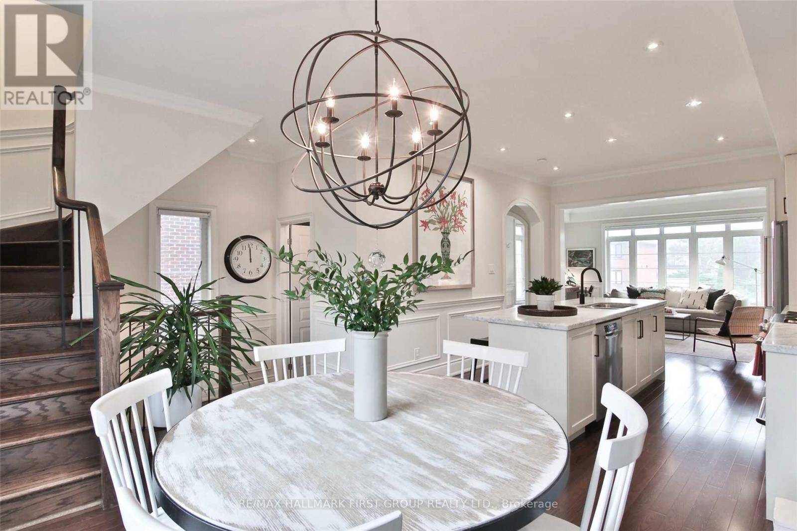 329 Dalesford Road, Toronto, Ontario  M8Y 1G8 - Photo 16 - W13250096