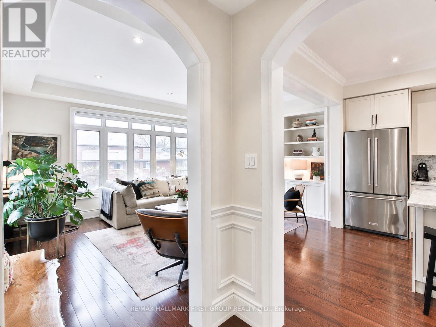 329 Dalesford Road, Toronto, Ontario  M8Y 1G8 - Photo 5 - W13250096