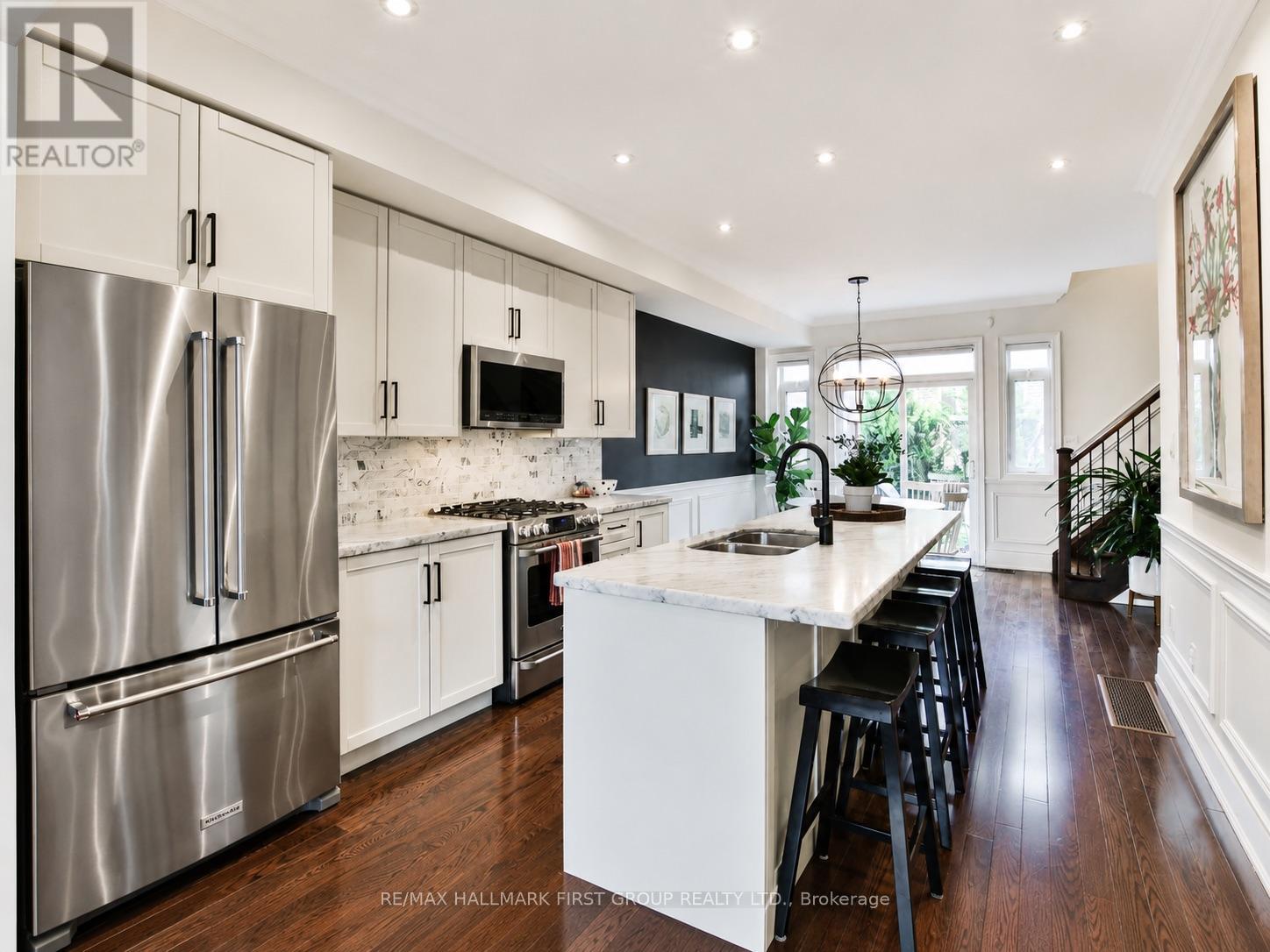 329 Dalesford Road, Toronto, Ontario  M8Y 1G8 - Photo 9 - W13250096