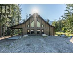 809 Slocan Street, Slocan, British Columbia
