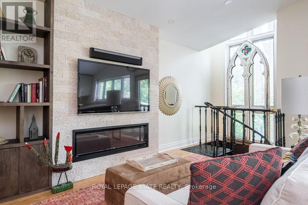12 Bond Street S, Hamilton, Ontario  L8S 1S7 - Photo 18 - X13250070
