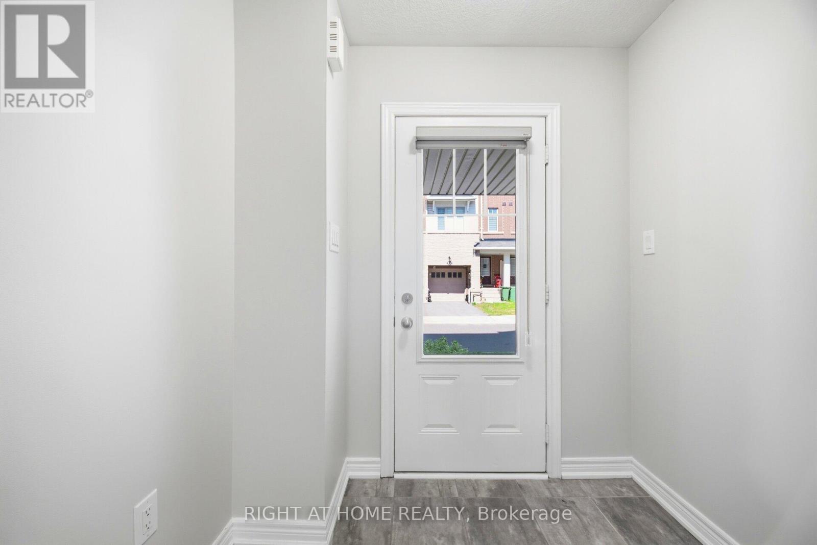 8 Rapids Lane, Hamilton, Ontario  L8K 0A3 - Photo 3 - X13250176
