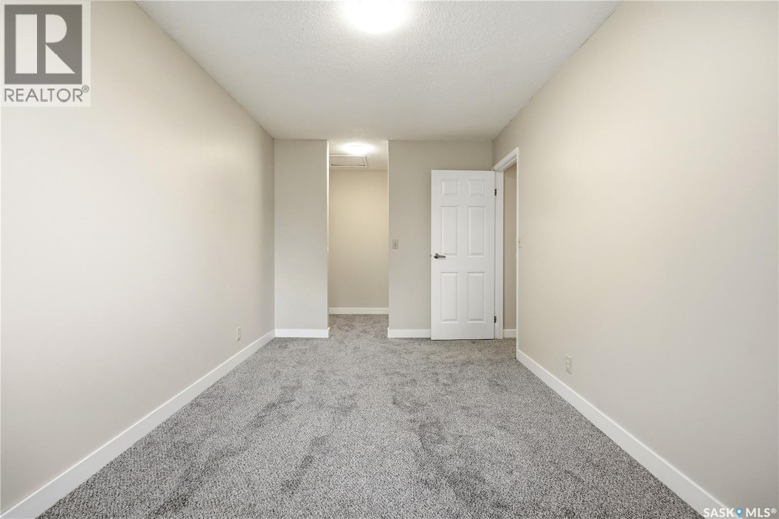 4134 Castle Road, Regina, Saskatchewan  S4S 6A4 - Photo 28 - SK038462