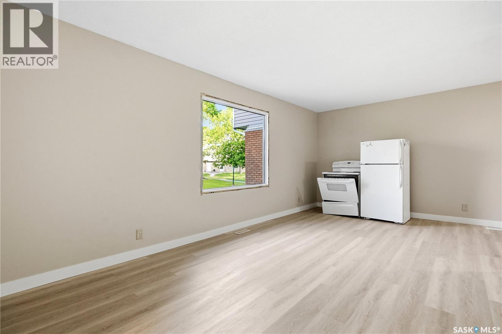 4134 Castle Road, Regina, Saskatchewan  S4S 6A4 - Photo 5 - SK038462