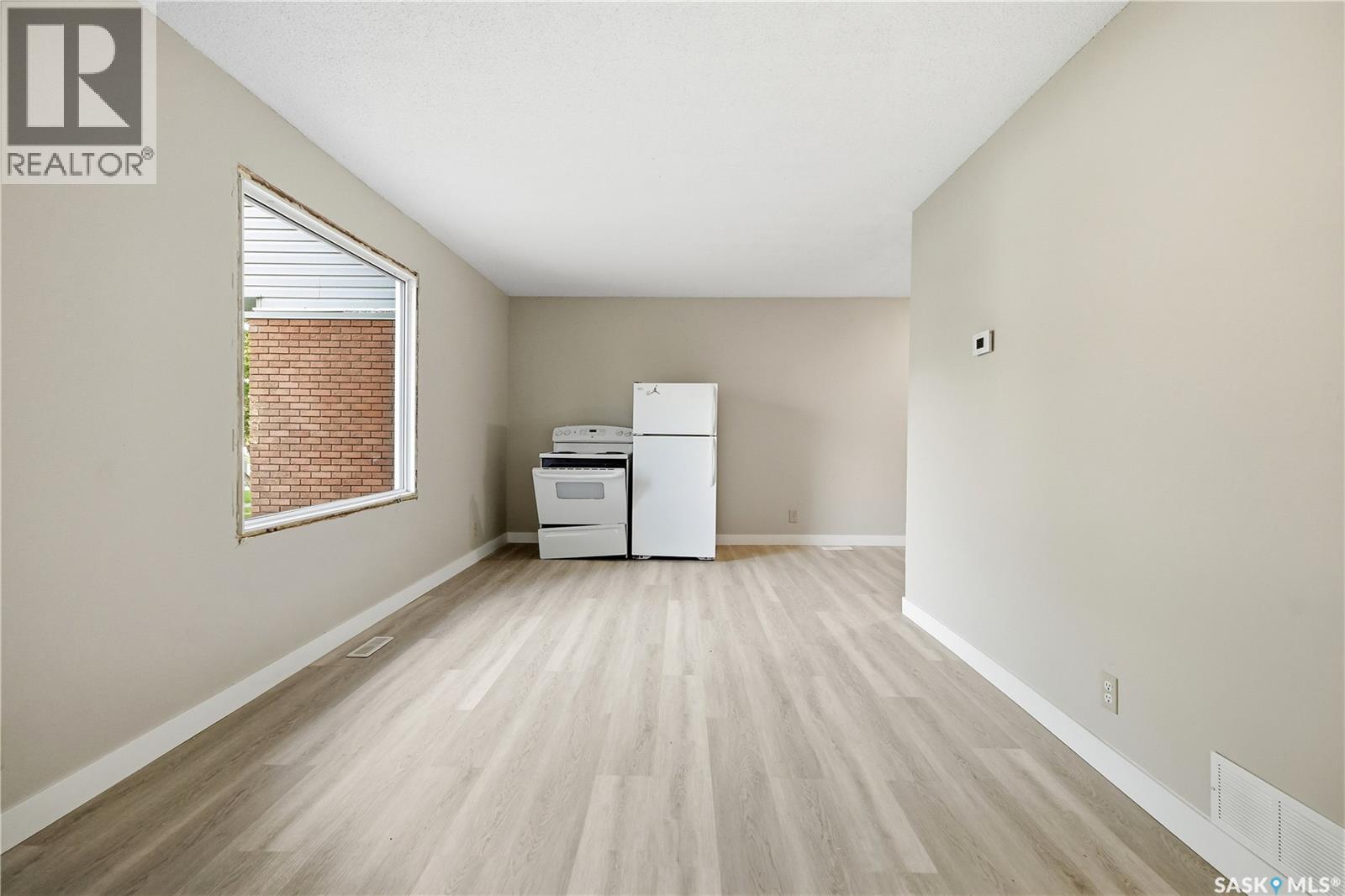 4134 Castle Road, Regina, Saskatchewan  S4S 6A4 - Photo 6 - SK038462