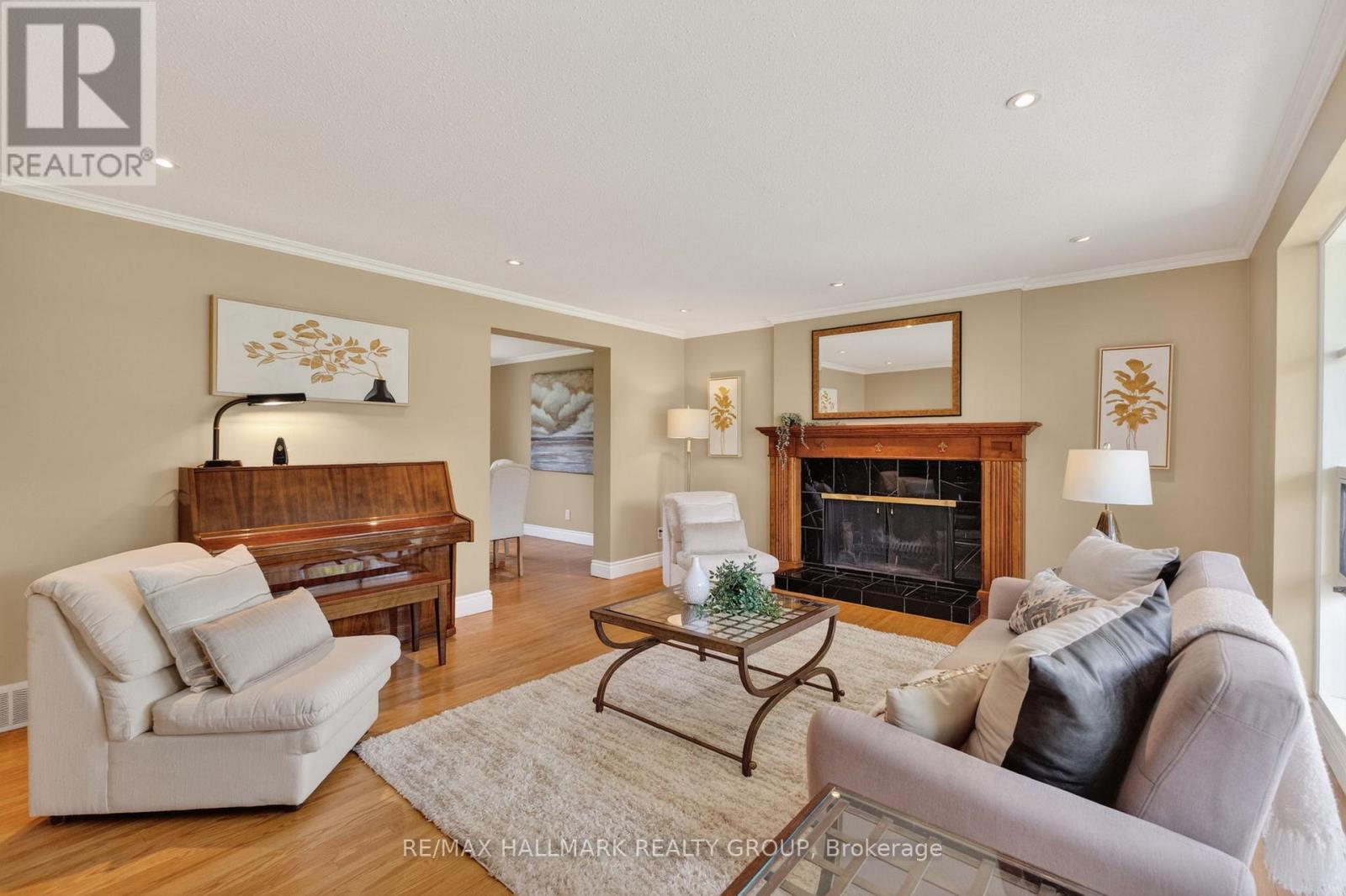 2067 Woodglen Crescent, Ottawa, Ontario  K1J 6G6 - Photo 6 - X13250632