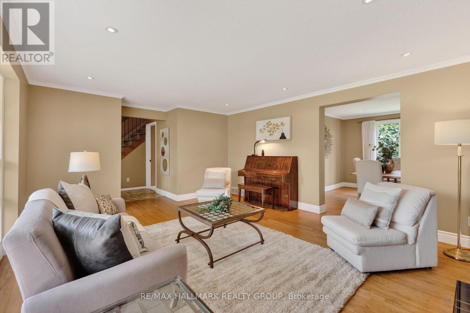 2067 Woodglen Crescent, Ottawa, Ontario  K1J 6G6 - Photo 7 - X13250632
