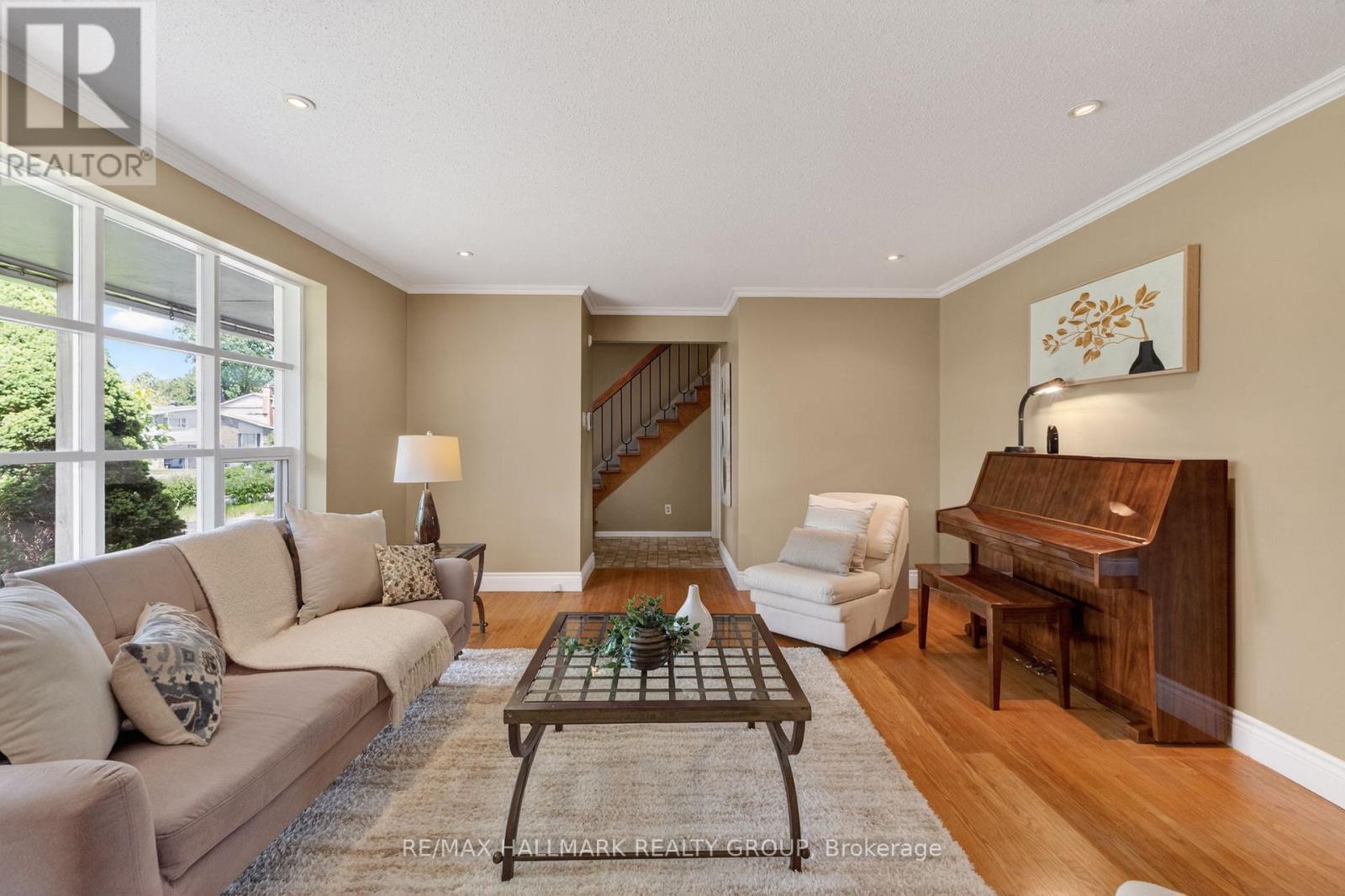 2067 Woodglen Crescent, Ottawa, Ontario  K1J 6G6 - Photo 8 - X13250632