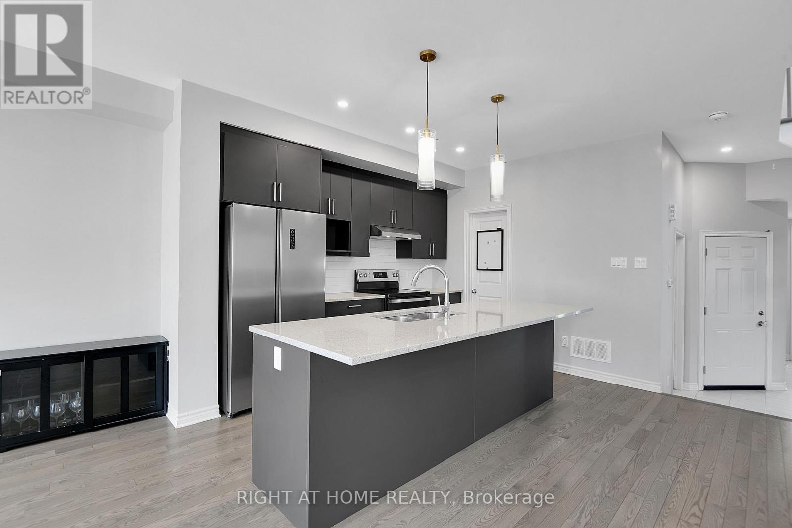 45 Mandevilla Crescent, Ottawa, Ontario  K1T 0Y2 - Photo 12 - X13251162