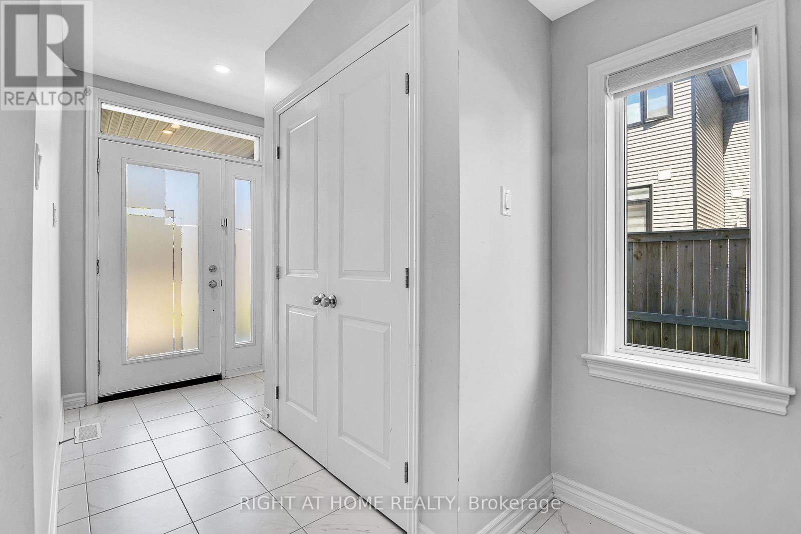 45 Mandevilla Crescent, Ottawa, Ontario  K1T 0Y2 - Photo 4 - X13251162
