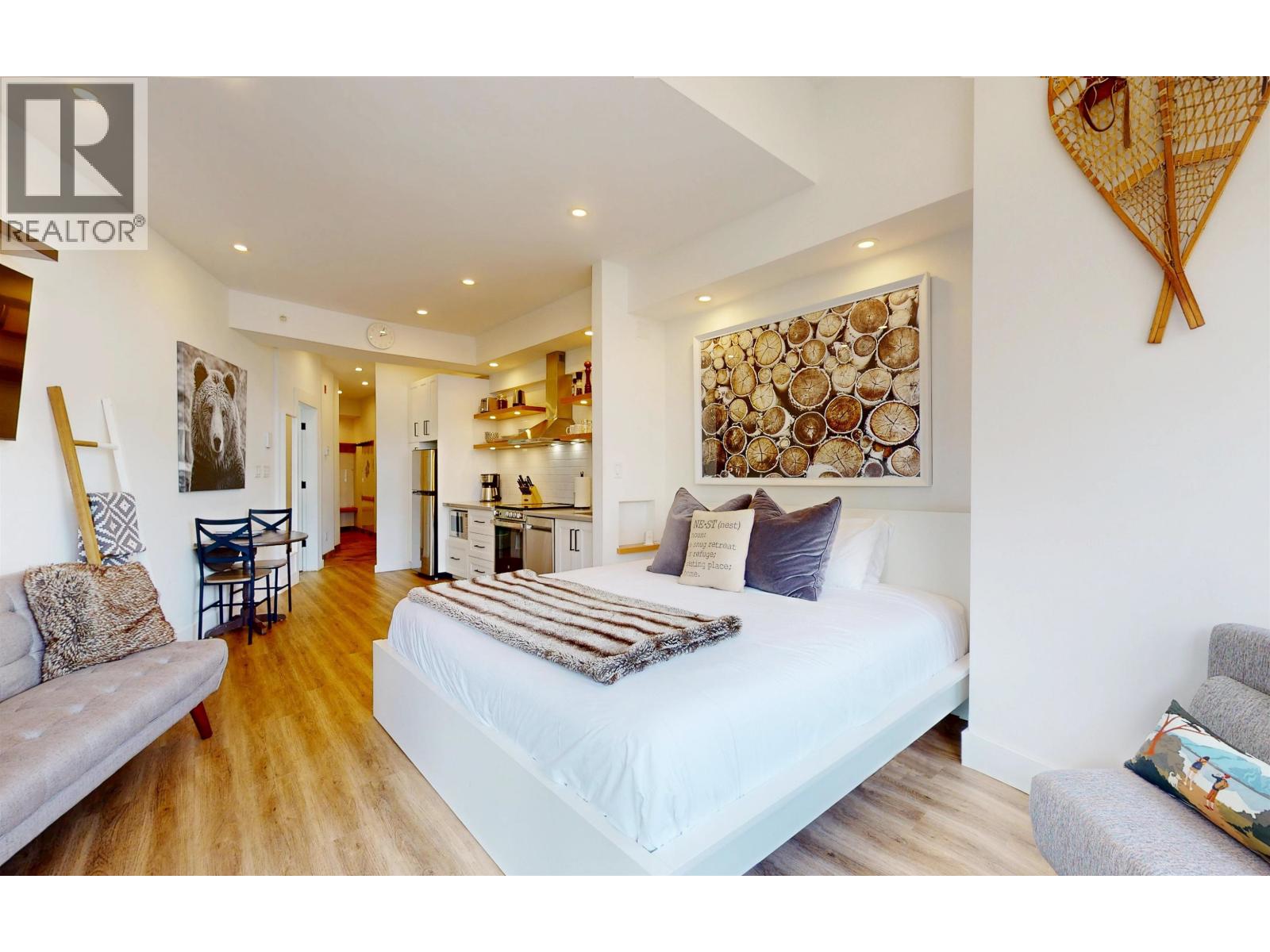 320 4368 Main Street, Whistler, British Columbia  V8E 1B6 - Photo 2 - R3132769