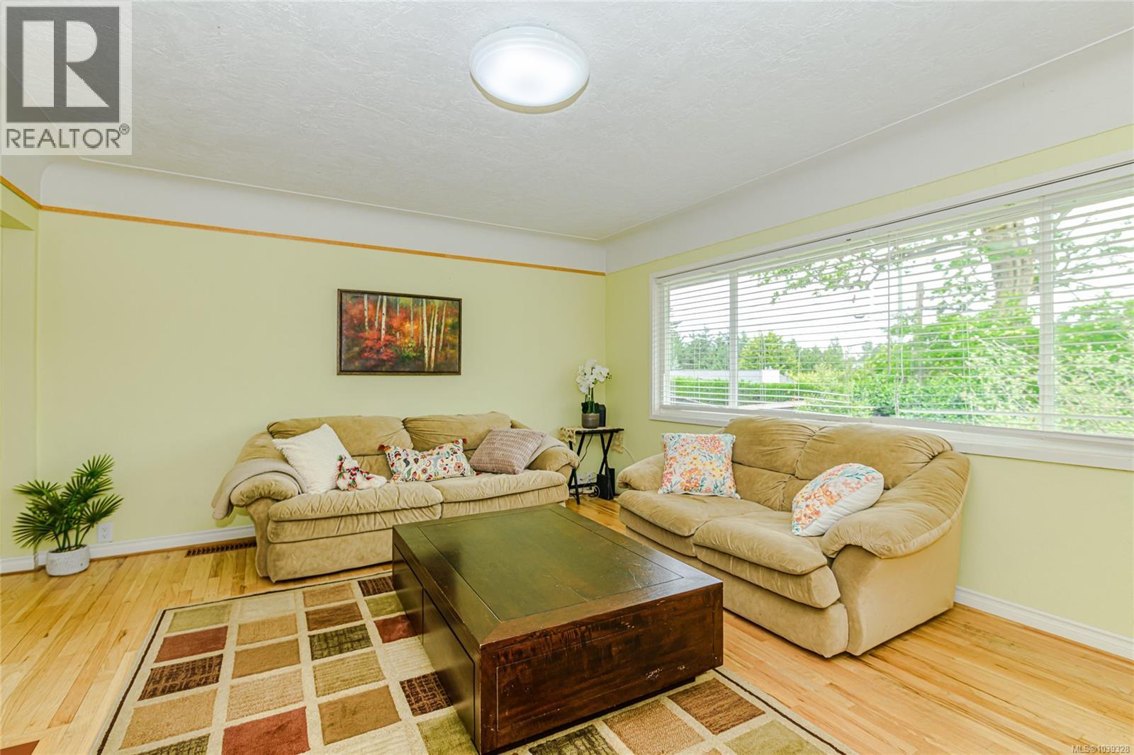 3803 Merriman Dr, Saanich, British Columbia  V8P 2S9 - Photo 8 - 1039328