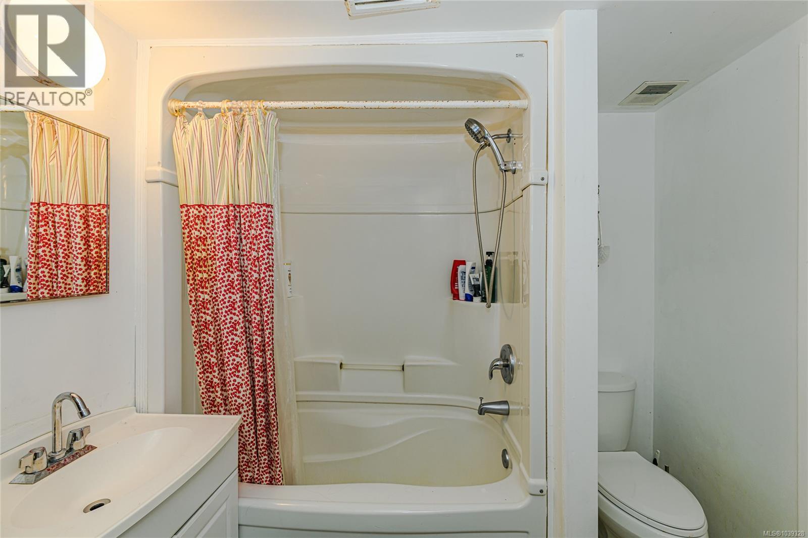 3803 Merriman Dr, Saanich, British Columbia  V8P 2S9 - Photo 14 - 1039328