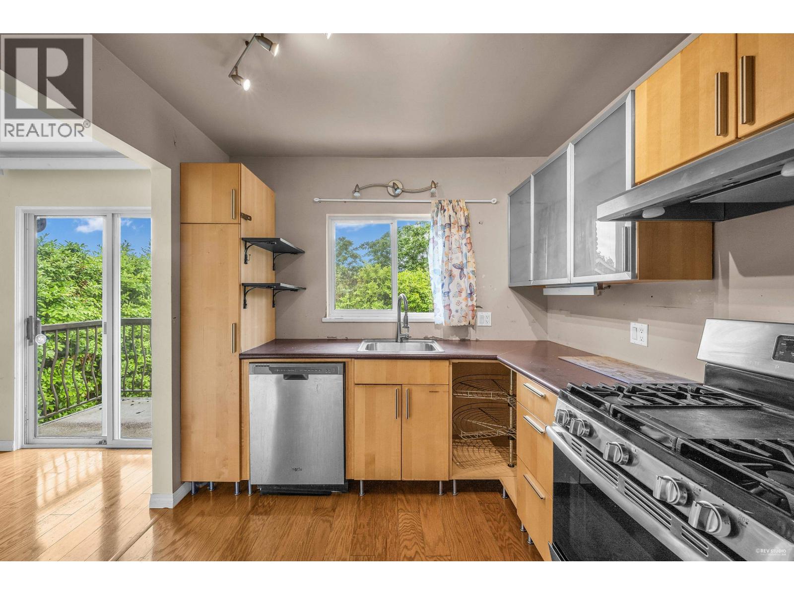 2705 Henry Street, Port Moody, British Columbia  V3H 2J8 - Photo 11 - R3132028