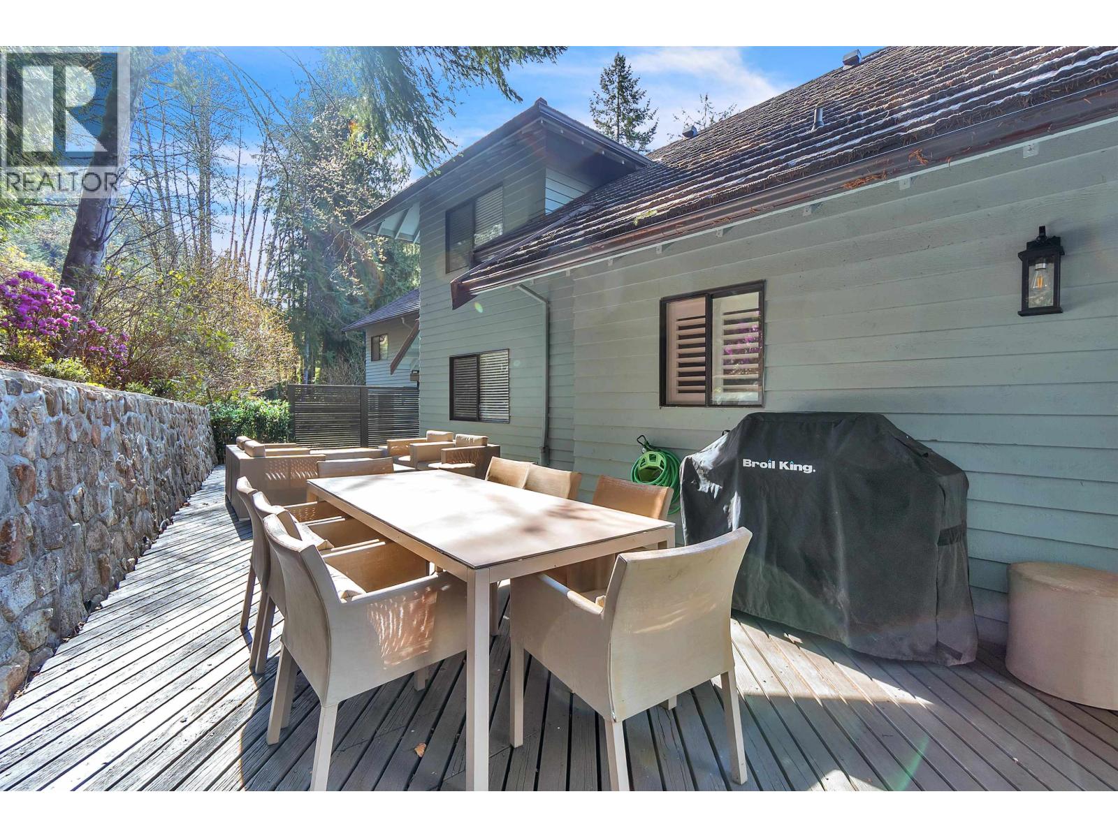 5706 Owl Court, North Vancouver, British Columbia  V7R 4V6 - Photo 18 - R3132783