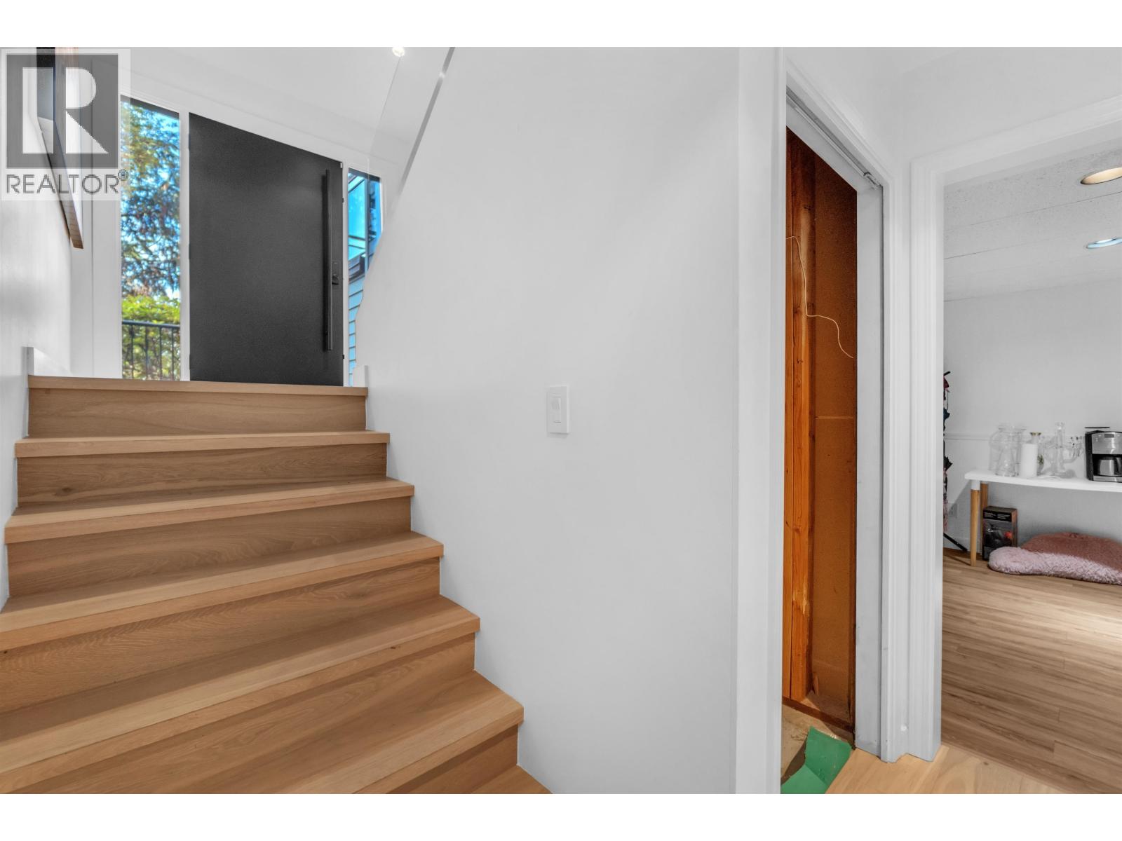 5706 Owl Court, North Vancouver, British Columbia  V7R 4V6 - Photo 35 - R3132783