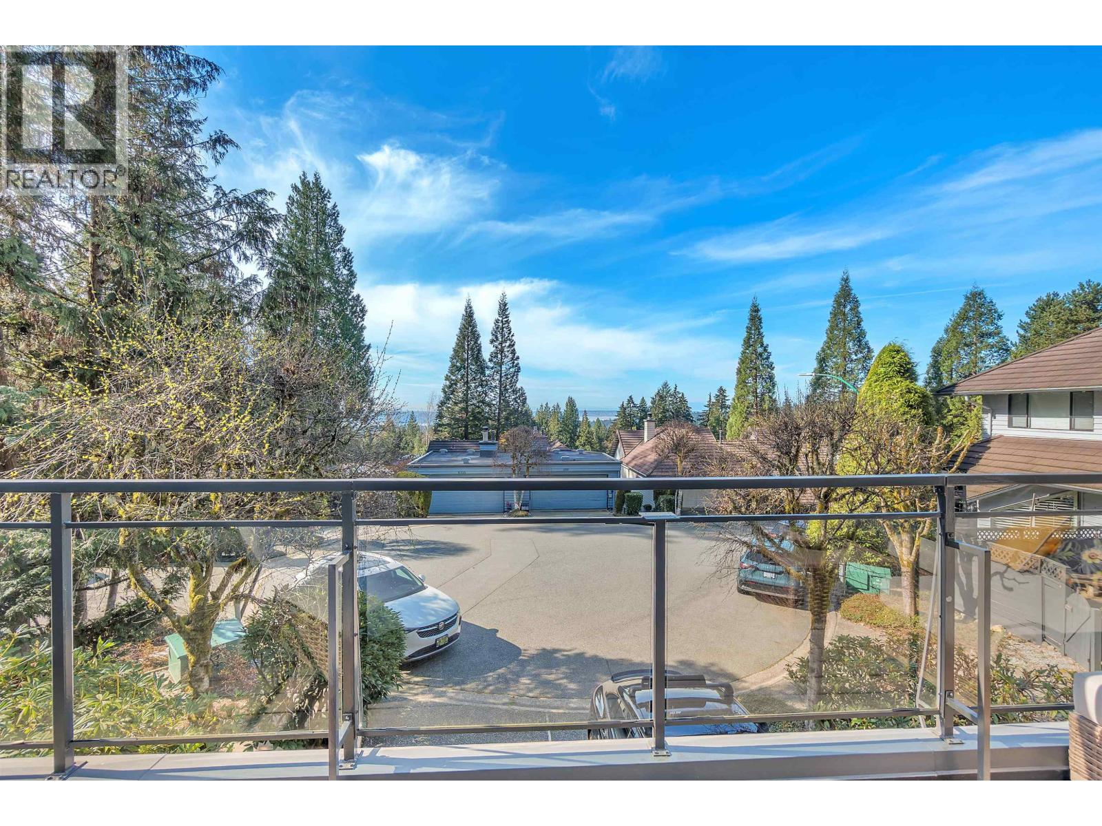 5706 Owl Court, North Vancouver, British Columbia  V7R 4V6 - Photo 8 - R3132783