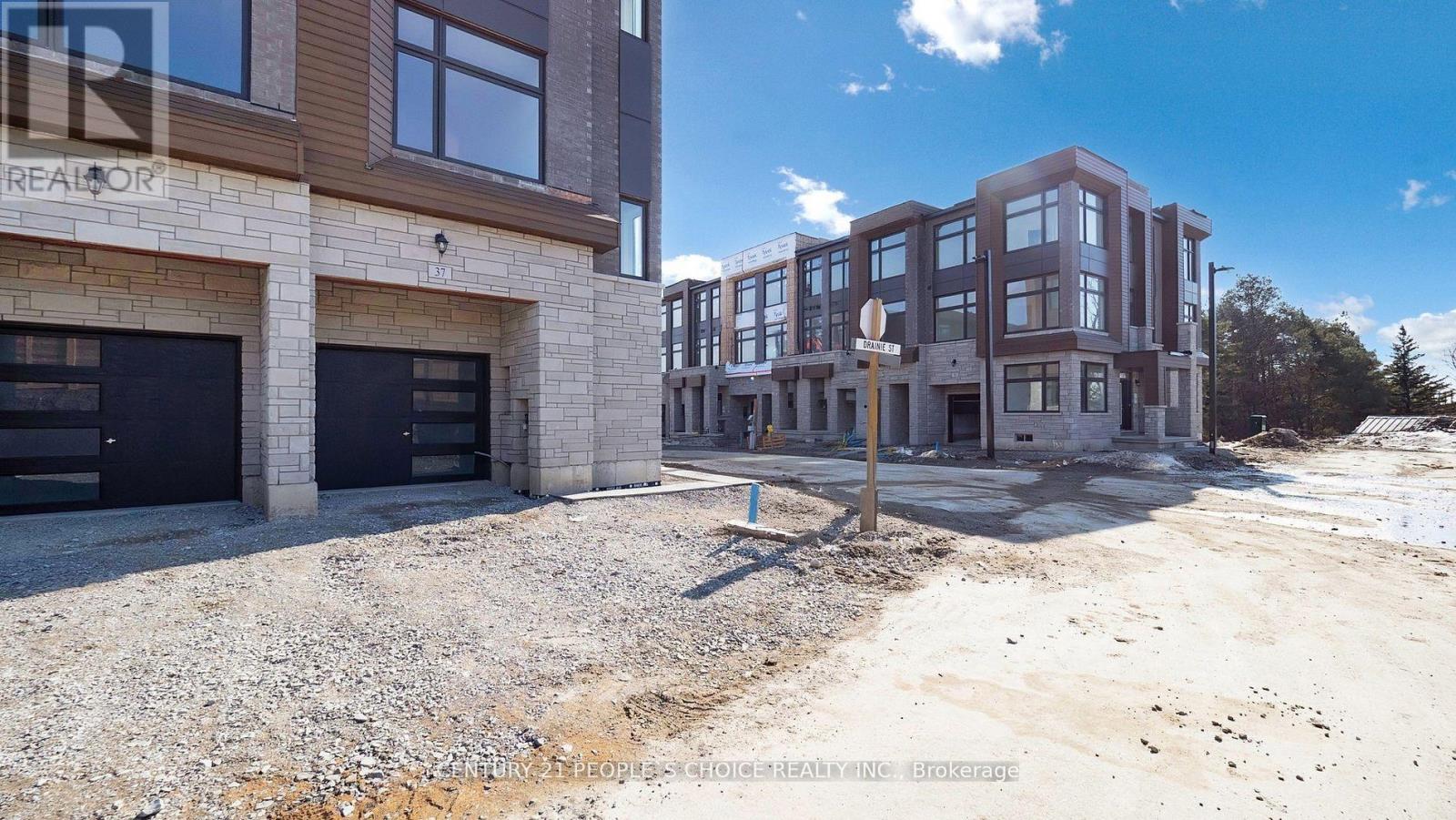 37 Drainie Street, Vaughan, Ontario  L4H 5J3 - Photo 2 - N13251102