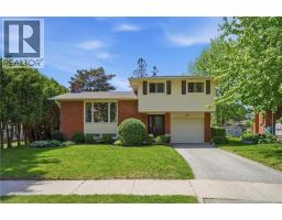 4 BRADLEY Place, Kitchener, Ontario