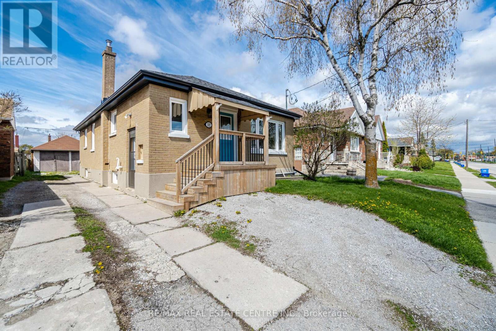 Upper Level - 102 Wilson Road S, Oshawa, Ontario  L1H 6B7 - Photo 2 - E13251412